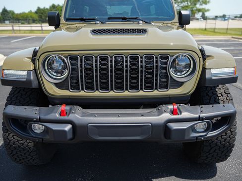 Used 2026 Jeep Wrangler Unlimited Rubicon AWD/4WD image 10