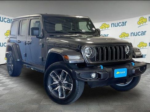 Used 2024 Jeep Wrangler Unlimited w/ Convenience Group AWD/4WD image 1