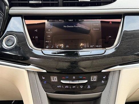 Used 2022 Cadillac XT6 Premium Luxury w/ Technology Package FWD image 38