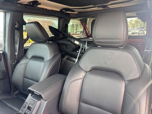 New 2025 Ford Bronco Badlands image 14