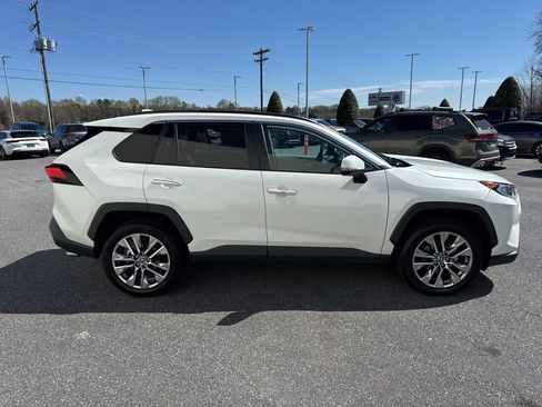 Used 2020 Toyota RAV4 Limited image 8