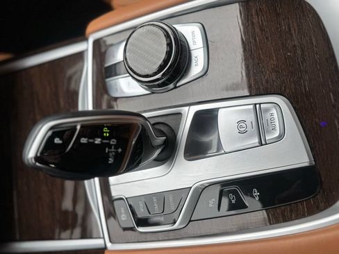 Used 2020 BMW 750i xDrive w/ Executive Package AWD/4WD image 16