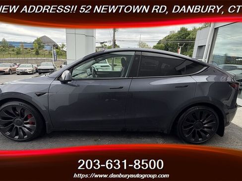 Used 2023 Tesla Model Y Performance AWD/4WD image 2