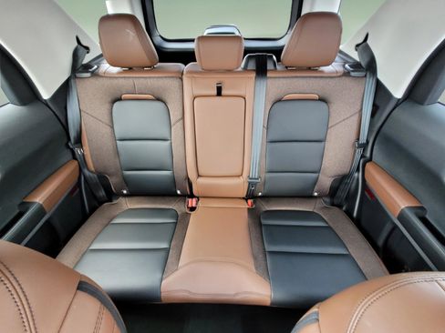 Certified 2025 Ford Bronco Sport Outer Banks w/ Outer Banks Tech Package+ AWD/4WD image 19