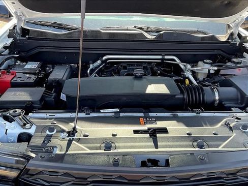 New 2026 Chevrolet Colorado ZR2 w/ Technology Package AWD/4WD image 15