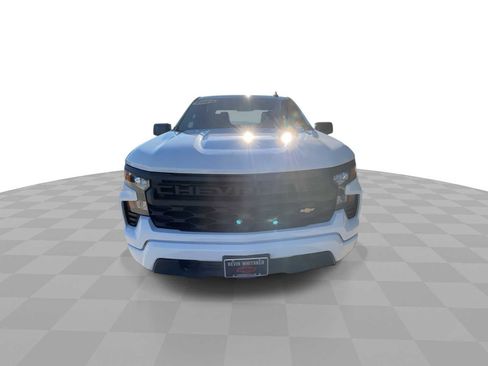 Used 2024 Chevrolet Silverado 1500 Custom image 3