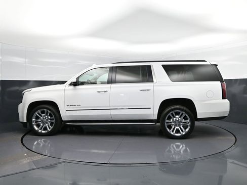 Used 2020 GMC Yukon XL SLT w/ Premium Edition image 4