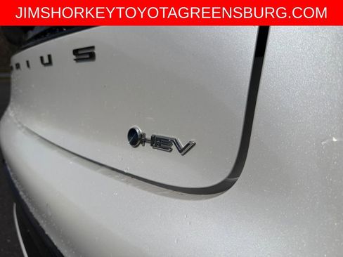 Used 2024 Toyota Prius XLE FWD image 33