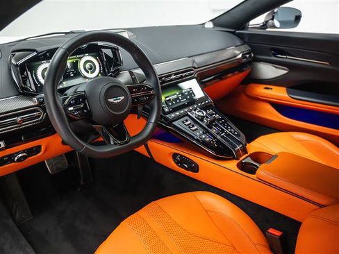 Used 2025 Aston Martin V8 Vantage Coupe image 4