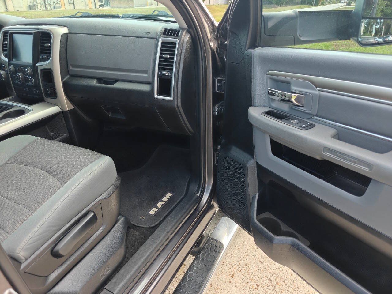 Used 2015 RAM 1500 Lone Star RWD image 27