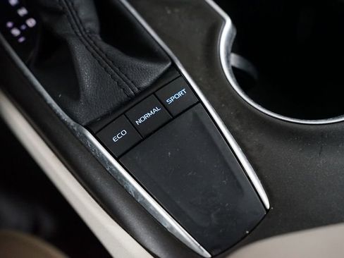 Certified 2022 Toyota Camry LE image 21