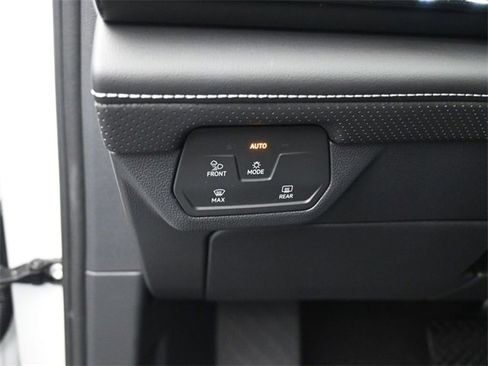 New 2026 Volkswagen Atlas SE image 21