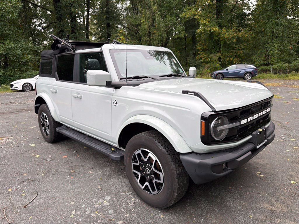 Used 2024 Ford Bronco Outer Banks AWD/4WD image 4