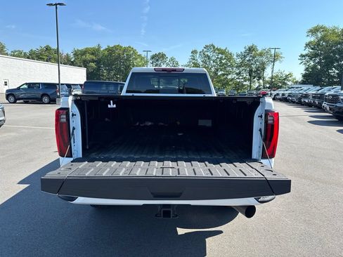Used 2025 GMC Sierra 3500 Denali w/ Technology Package AWD/4WD image 6