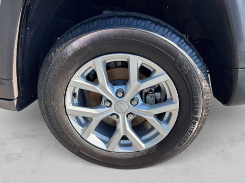 Certified 2024 Jeep Grand Cherokee Limited AWD/4WD image 13