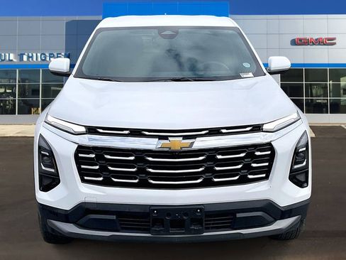 Used 2025 Chevrolet Equinox LT image 2