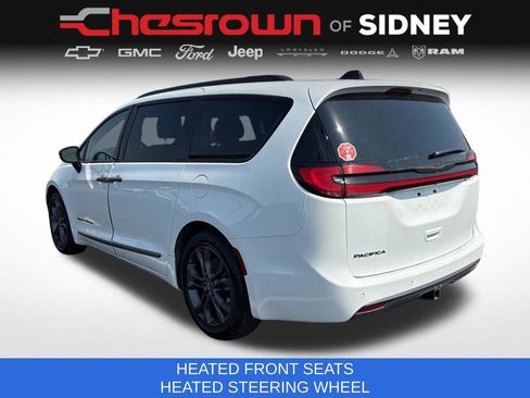 Used 2024 Chrysler Pacifica Touring-L w/ Road Tripper Package FWD image 3