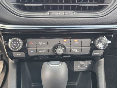 New 2026 Jeep Compass Latitude image 16