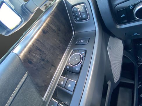 Used 2024 Ford F250 Lariat w/ Lariat Ultimate Package AWD/4WD image 21