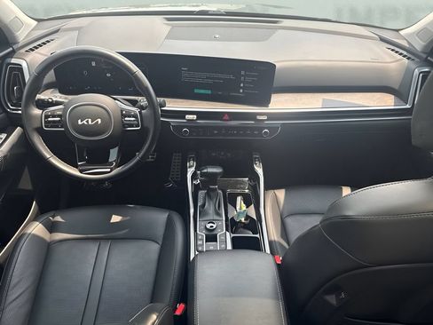 Used 2025 Kia Sorento SX AWD/4WD image 15