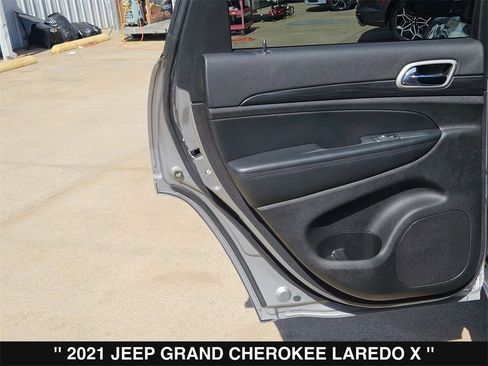 Used 2021 Jeep Grand Cherokee Laredo X image 18