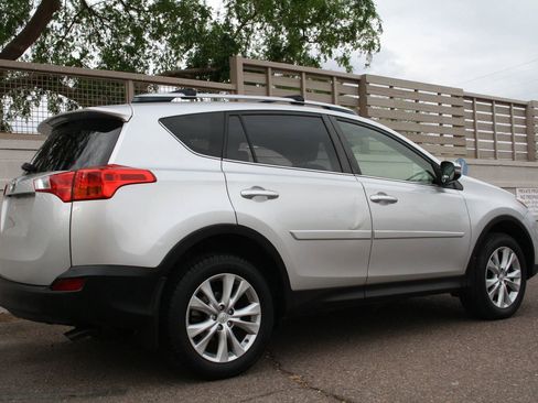 Used 2015 Toyota RAV4 Limited image 3