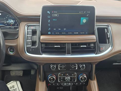 Used 2022 Chevrolet Suburban High Country w/ LPO, Illumination Package image 9