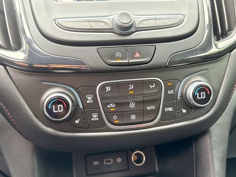 Used 2023 Chevrolet Equinox RS AWD/4WD image 16