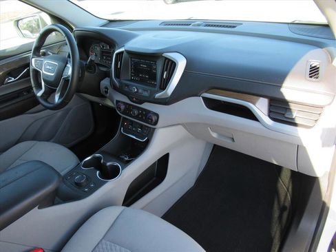 Used 2018 GMC Terrain SLE w/ Driver Convenience Package image 11