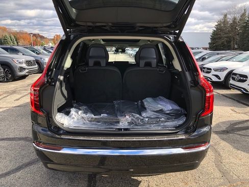 New 2026 Volvo XC90 B6 Plus w/ Protection Package Premier image 39