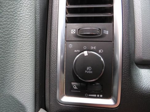 Used 2017 RAM 1500 Lone Star RWD image 21
