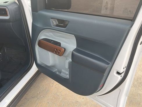 Used 2022 Ford Maverick Lariat image 11