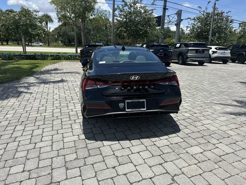 Used 2025 Hyundai Elantra SEL FWD image 33