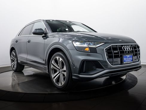 Used 2020 Audi Q8 Premium Plus w/ Premium Plus Package image 2