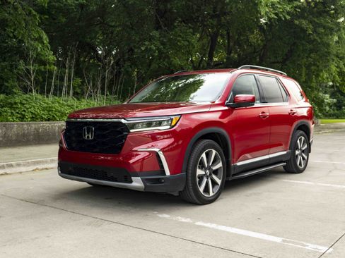 Used 2024 Honda Pilot Elite image 4