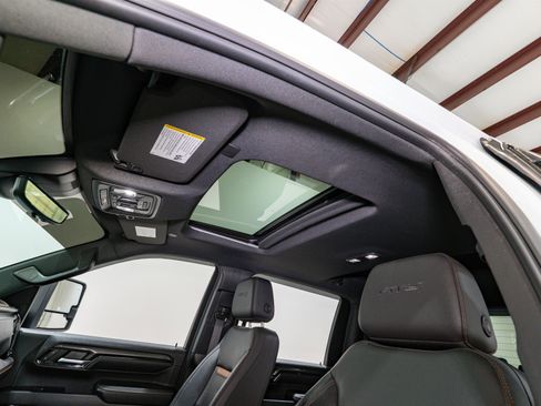 Used 2024 GMC Sierra 2500 AT4 w/ AT4 Premium Plus Package image 18