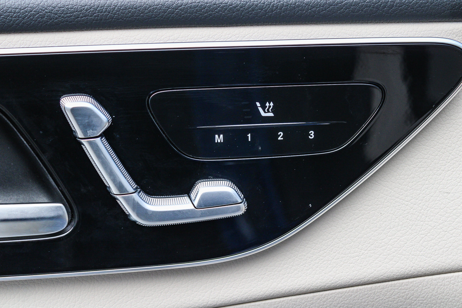 Certified 2026 Mercedes-Benz C 300 4MATIC Sedan image 21