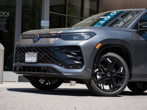 New 2026 Volkswagen Tiguan SE R-Line AWD/4WD image 2