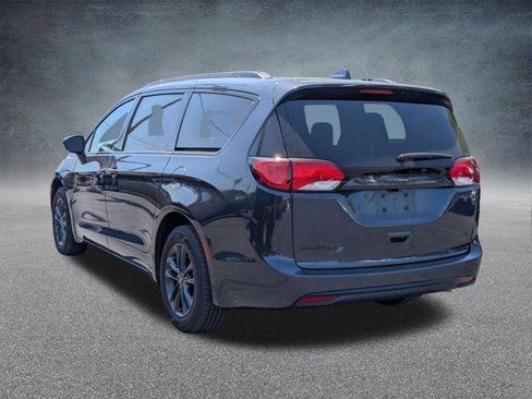 Certified 2020 Chrysler Pacifica Touring-L w/ Advanced Safetytec Group AWD/4WD image 5