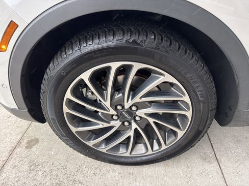 Used 2020 Lincoln Nautilus Reserve w/ Equipment Group 201A image 16