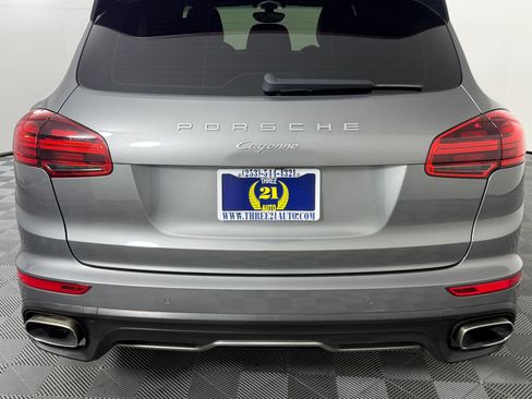 Used 2016 Porsche Cayenne AWD/4WD image 9
