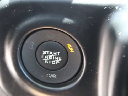 Used 2023 Jeep Wrangler Unlimited Sahara w/ Cold Weather Group AWD/4WD image 22