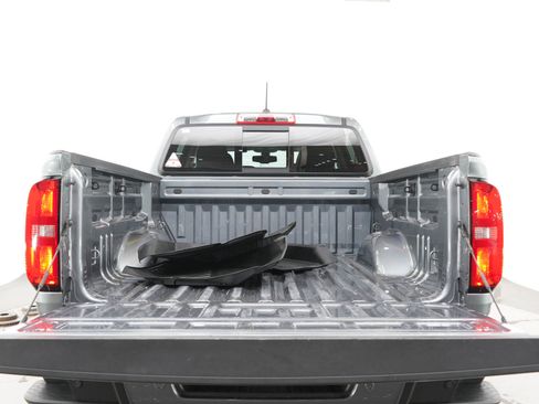 Used 2022 Chevrolet Colorado Z71 AWD/4WD image 16