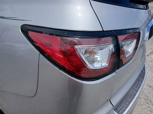 Used 2016 Chevrolet Traverse LS FWD image 13