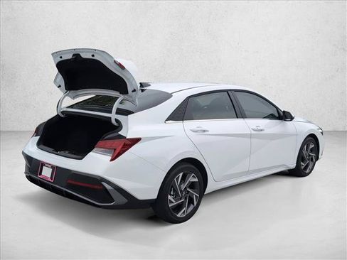 New 2026 Hyundai Elantra Limited FWD image 2