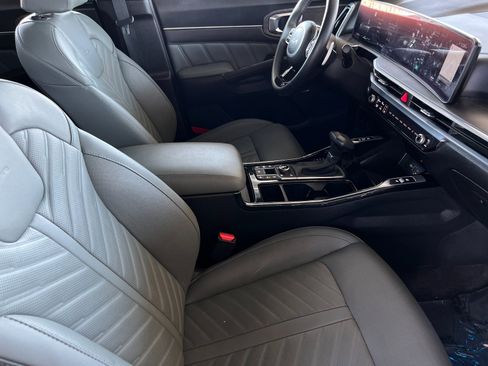Certified 2024 Kia Sorento SX Prestige w/ Sage Leather Package image 16