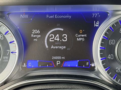 Used 2023 Chrysler 300 Touring w/ Safetytec Plus Group image 27