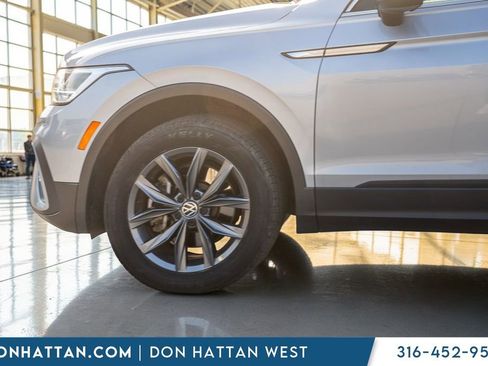 Used 2023 Volkswagen Tiguan SE FWD image 38