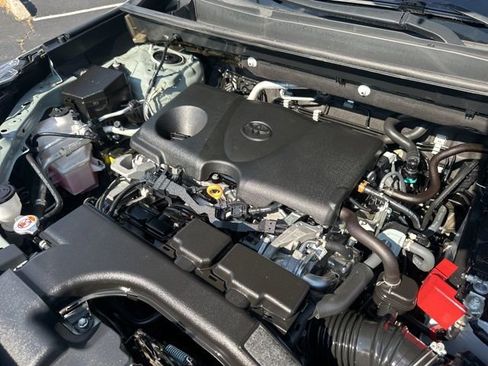 Used 2021 Toyota RAV4 XLE Premium AWD/4WD image 33