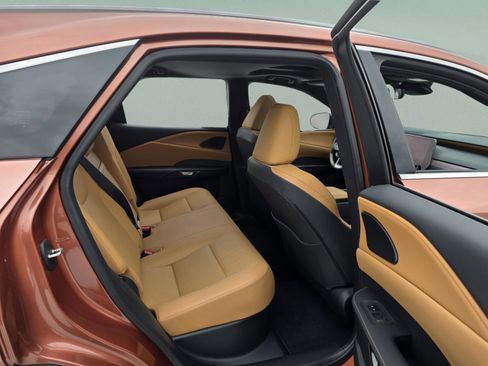 Certified 2025 Lexus RX 350 Premium w/ Accessory Package (Z1) image 24